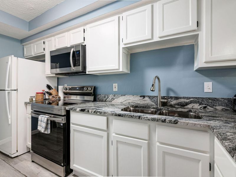 2444 Hooverside Lane, Grove City, OH 43123 Photo 9