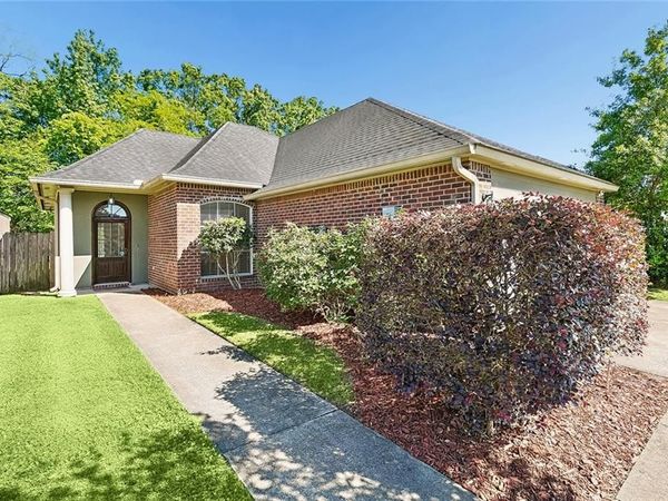 5207 EASTBAY Drive, Baton Rouge, LA 70820