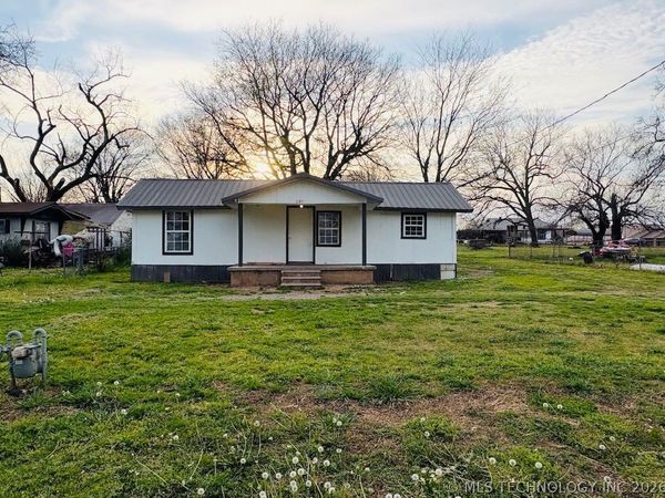 207 S 3rd Street , Porum, OK 74455