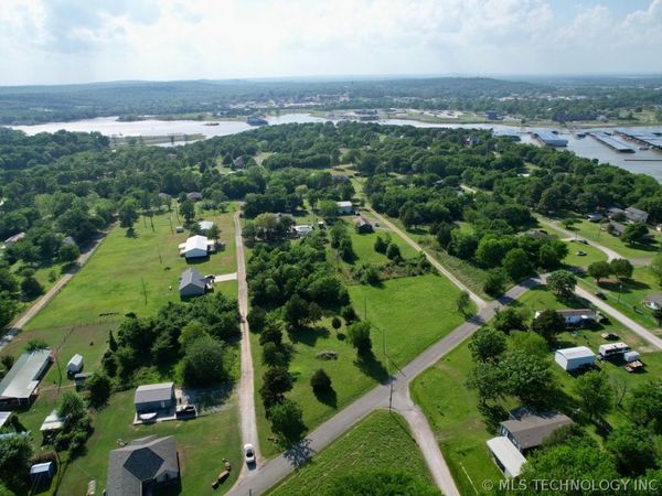 Quapaw Drive, Eufaula, OK 74432