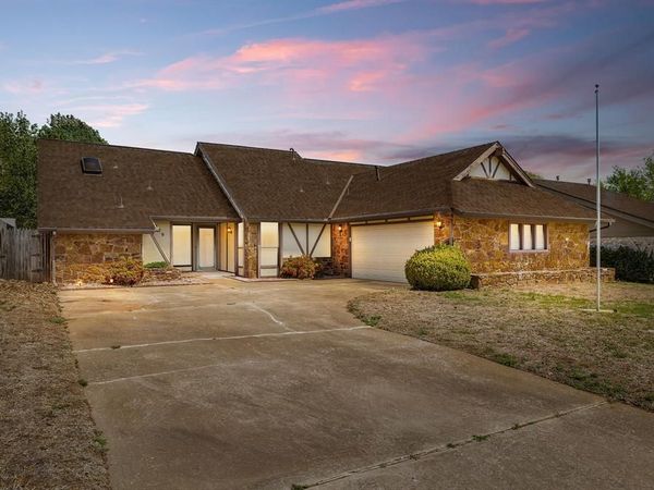 329 E Parkland Drive, Yukon, OK 73099