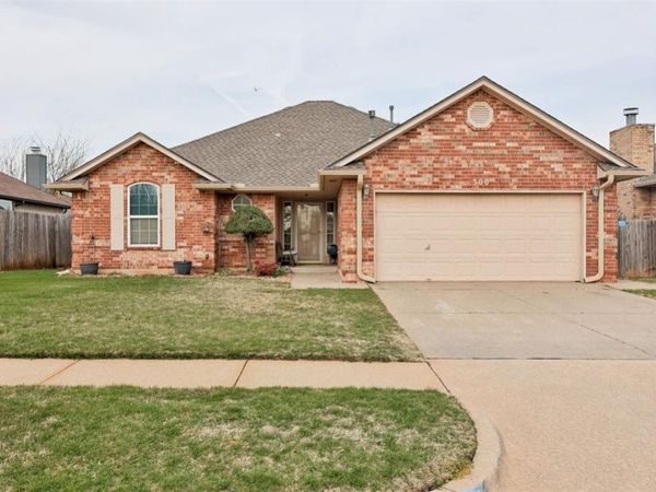 300 Sunrise Drive, Yukon, OK 73099
