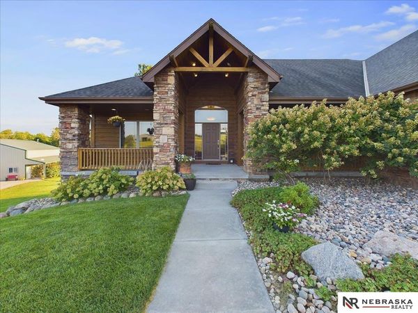 6541 Russell Emmett Court, Papillion, NE 68133