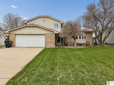 6348 S 94Th Street , Omaha, NE 68127