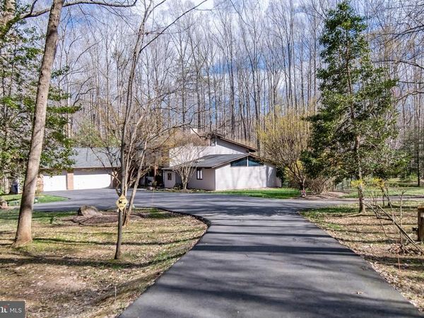 8305 PINYON PINE COURT, FAIRFAX STATION, VA 22039