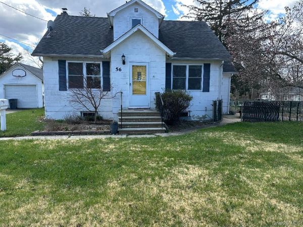 56 Waverly Avenue , Smithtown, NY 11787