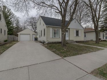 815 Center Street, North Mankato, MN 56003