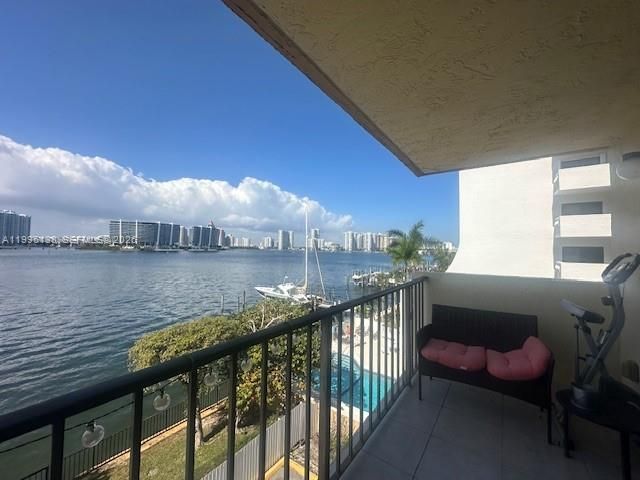 17878 N Bay Rd, Unit 307, Sunny Isles Beach, FL 33160 Photo