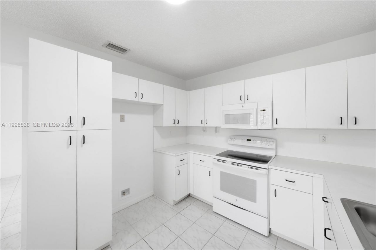 4540 SW 151st Pl, Miami, FL 33185 Photo