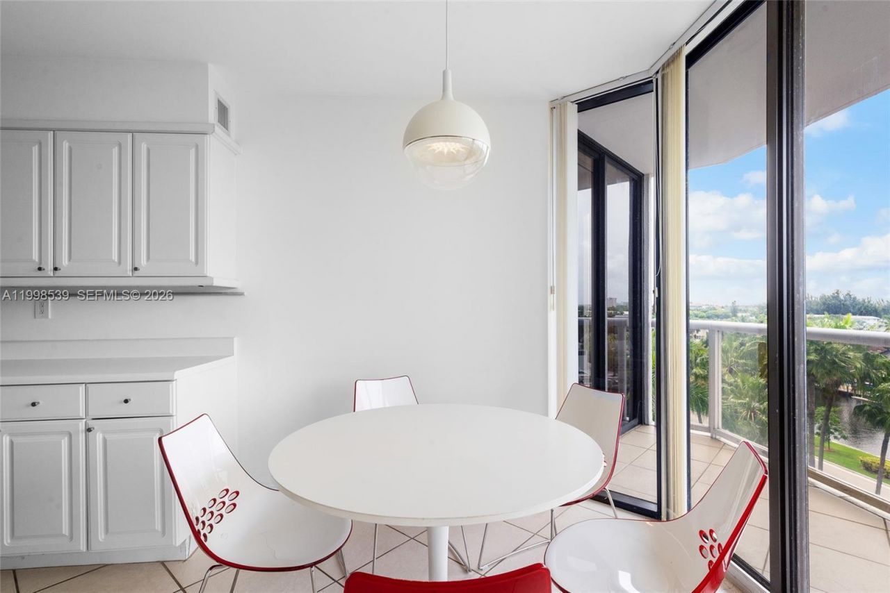 3598 Yacht Club Dr, Unit 601+DEN, Aventura, FL 33180 Photo