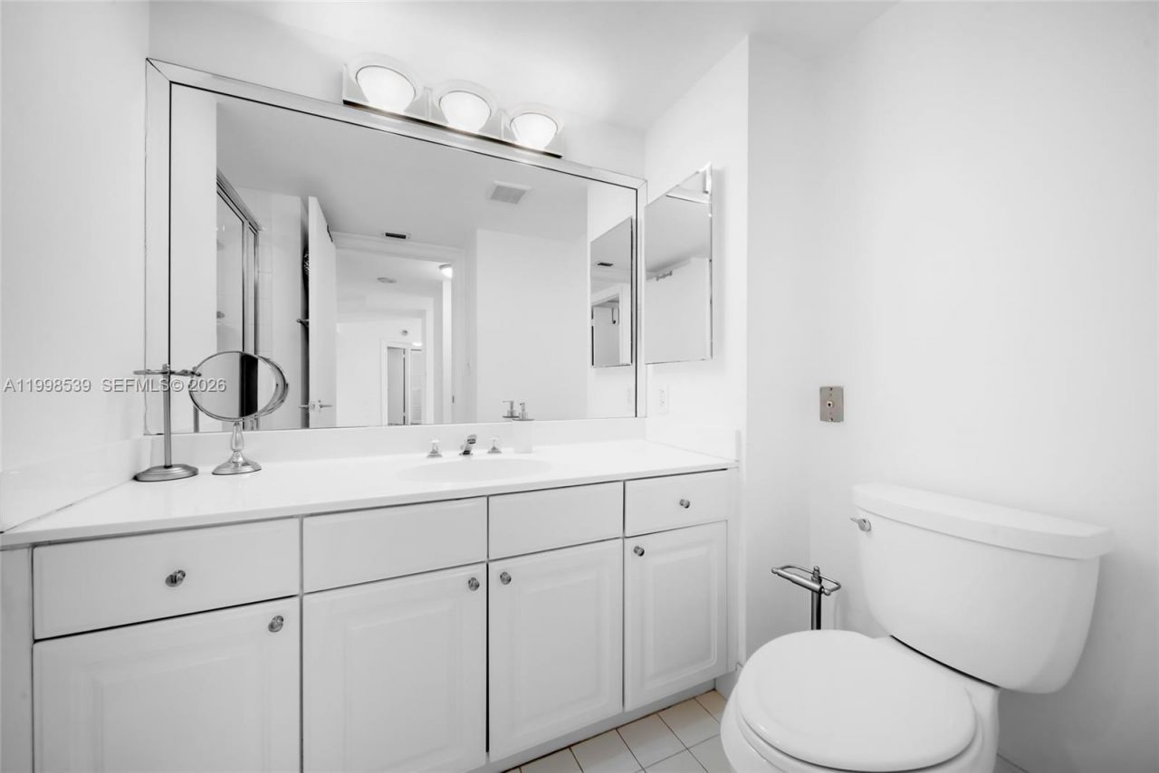 3598 Yacht Club Dr, Unit 601+DEN, Aventura, FL 33180 Photo