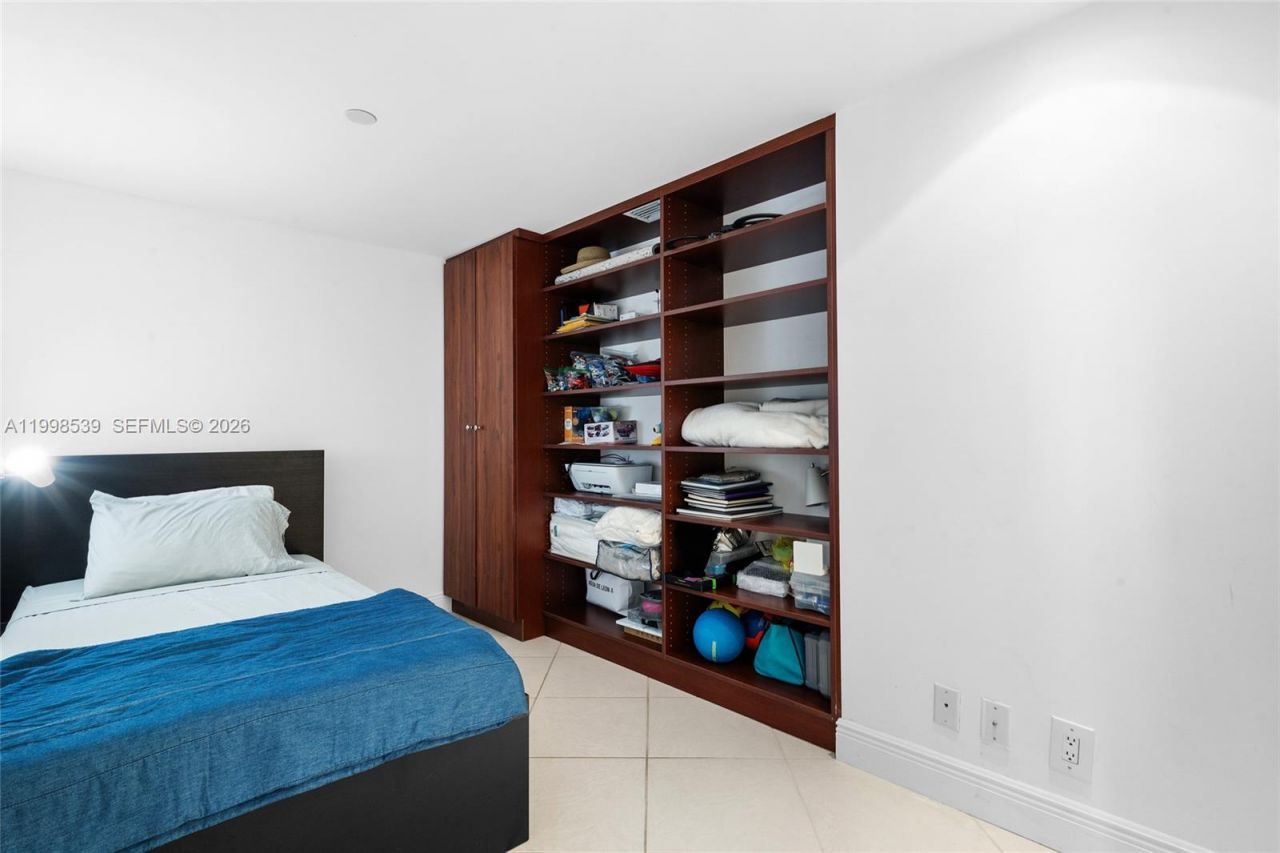 3598 Yacht Club Dr, Unit 601+DEN, Aventura, FL 33180 Photo