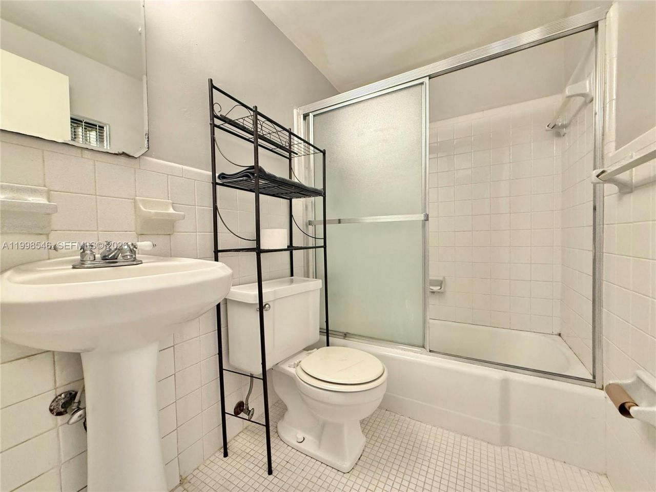 455 Golden Isles Dr , Unit 309, Hallandale Beach, FL 33009 Photo