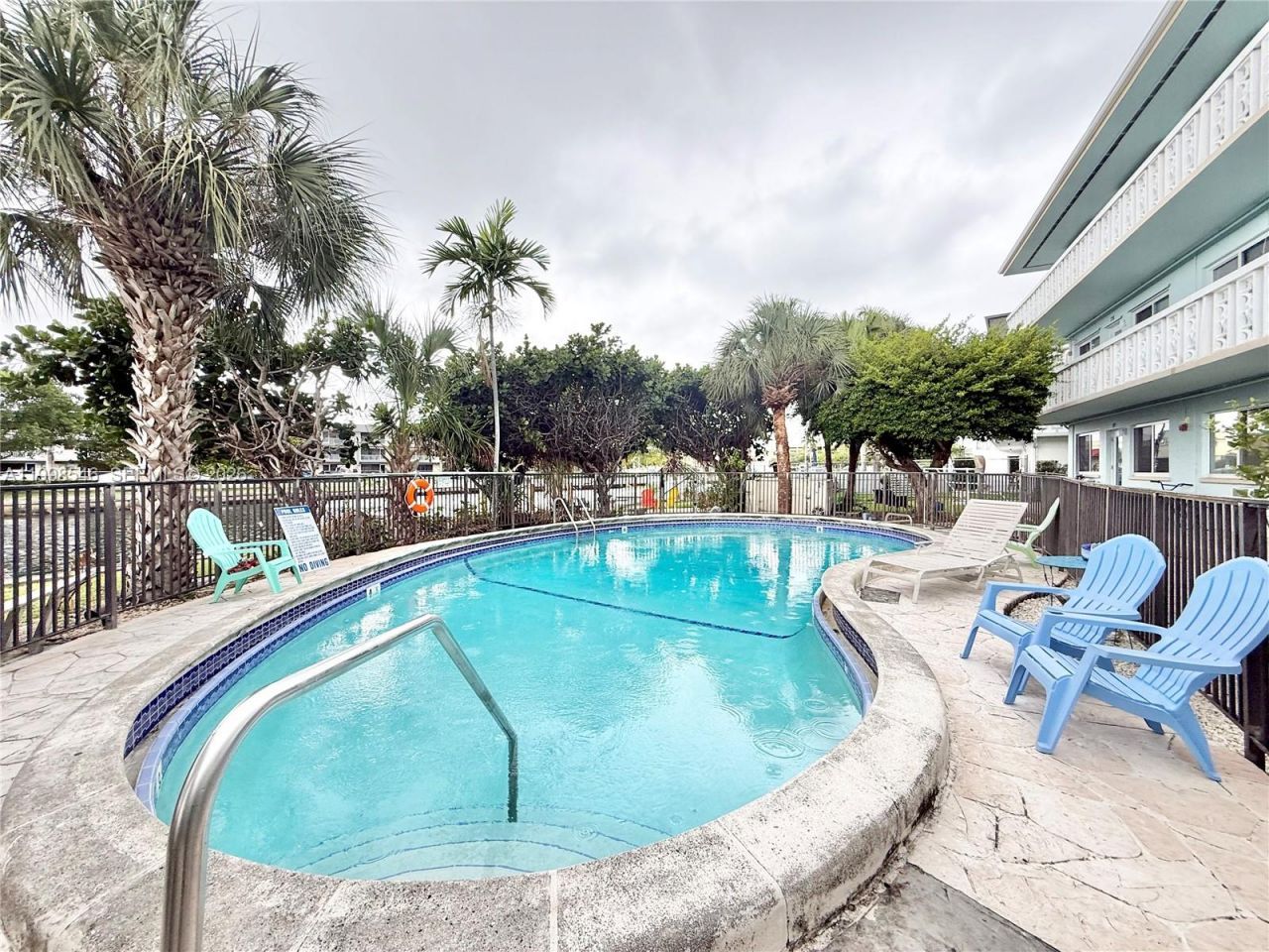 455 Golden Isles Dr , Unit 309, Hallandale Beach, FL 33009 Photo