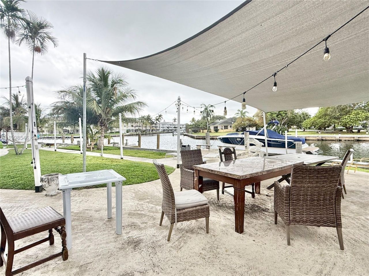 455 Golden Isles Dr , Unit 309, Hallandale Beach, FL 33009 Photo