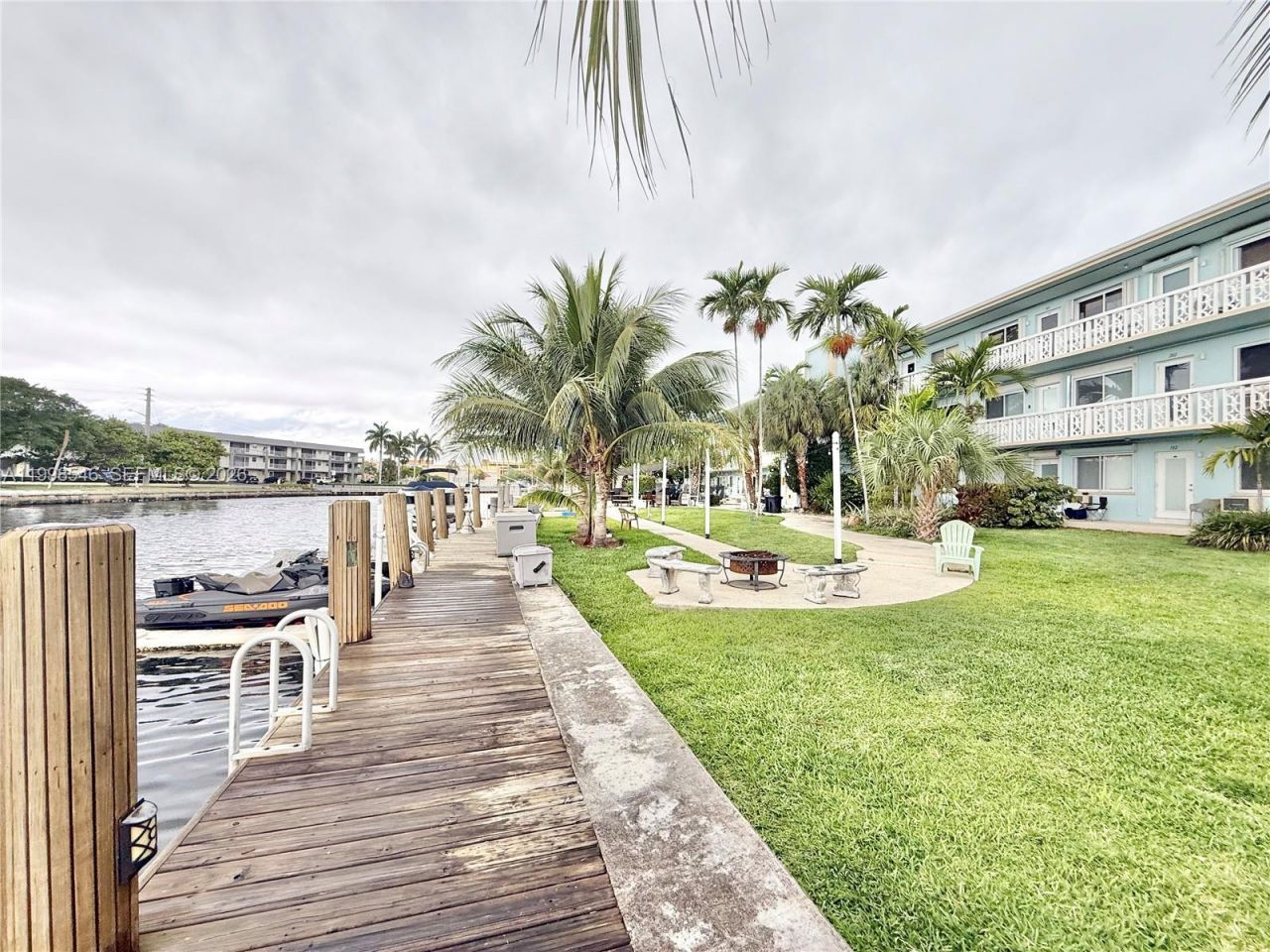 455 Golden Isles Dr , Unit 309, Hallandale Beach, FL 33009 Photo