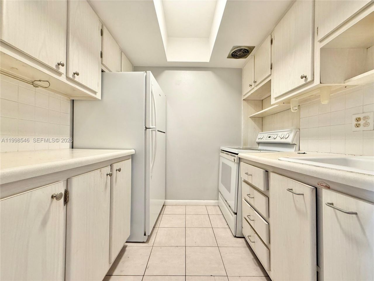 455 Golden Isles Dr , Unit 309, Hallandale Beach, FL 33009 Photo