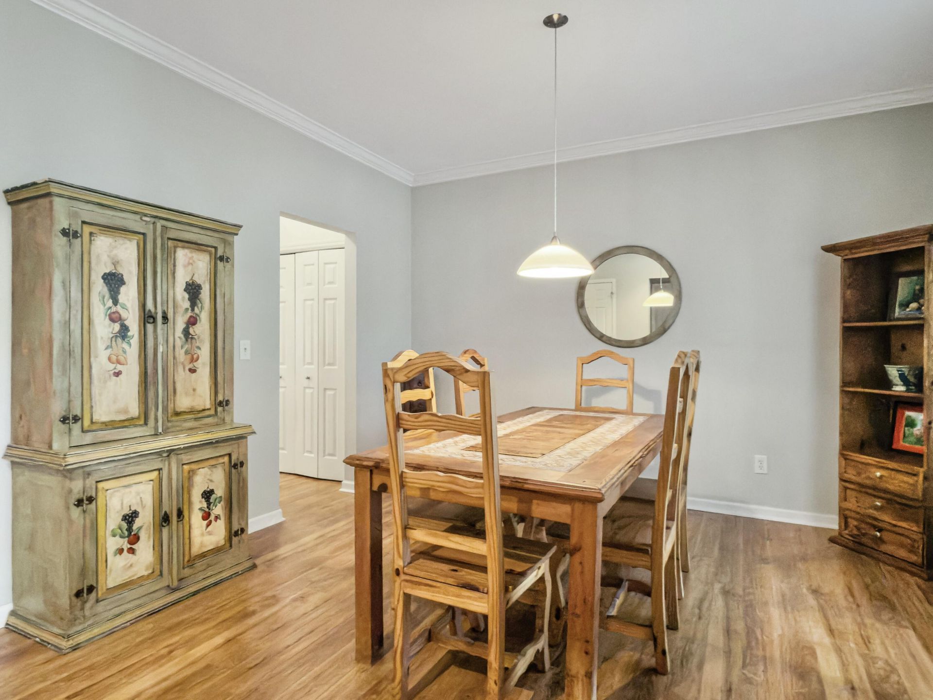 3005 Split Hickory Court Photo 4