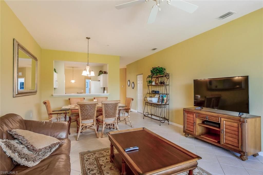 3980 Bishopwood Ct E, Unit 204, Naples, FL 34114 Photo