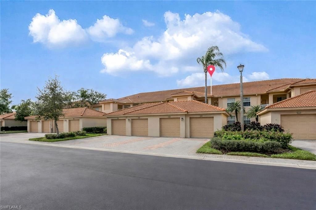 3980 Bishopwood Ct E, Unit 204, Naples, FL 34114 Photo