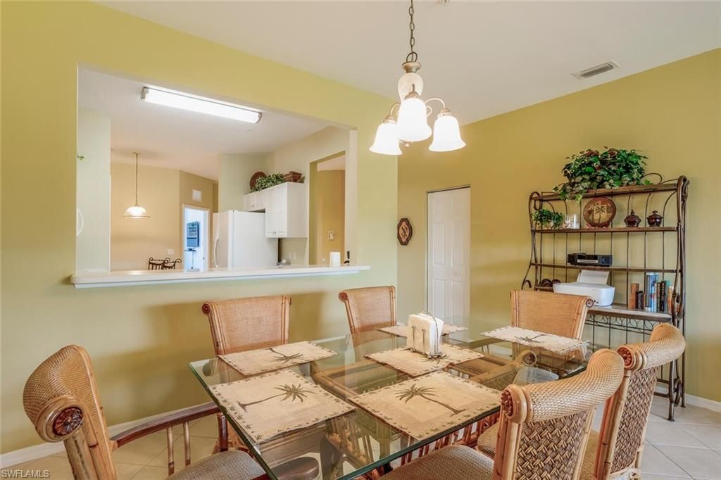 3980 Bishopwood Ct E, Unit 204, Naples, FL 34114 Photo