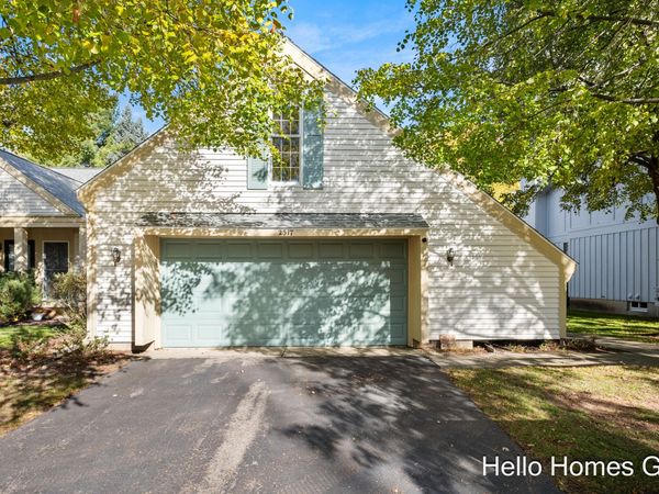2317 Edington Drive SE, Grand Rapids, MI 49508