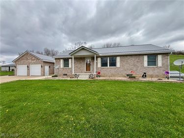 7231 Bluebird Road NW, East Canton, OH 44730