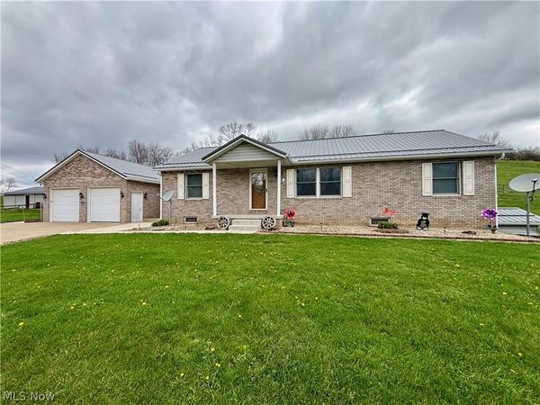 7231 Bluebird Road NW, East Canton, OH 44730