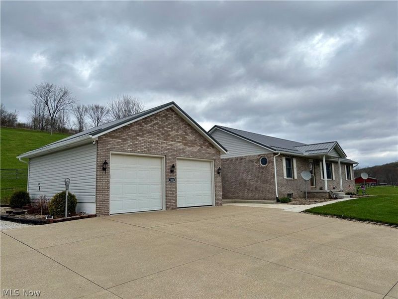 7231 Bluebird Road NW, East Canton, OH 44730 Photo 2