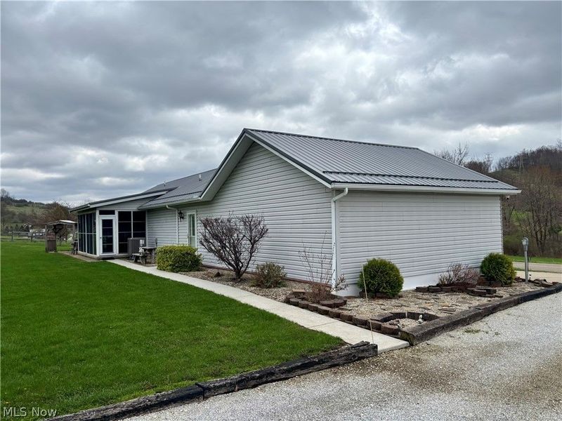 7231 Bluebird Road NW, East Canton, OH 44730 Photo 3