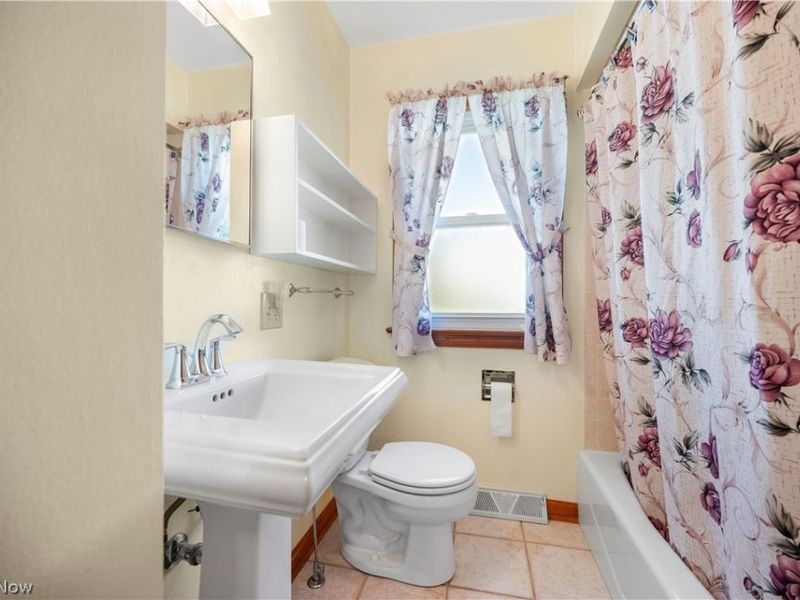 4912 Behrwald Avenue, Cleveland, OH 44144 Photo 13