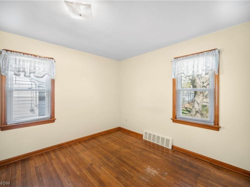 4912 Behrwald Avenue, Cleveland, OH 44144 Photo 16