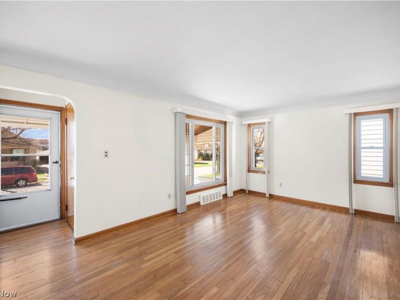 4912 Behrwald Avenue, Cleveland, OH 44144 Photo 5