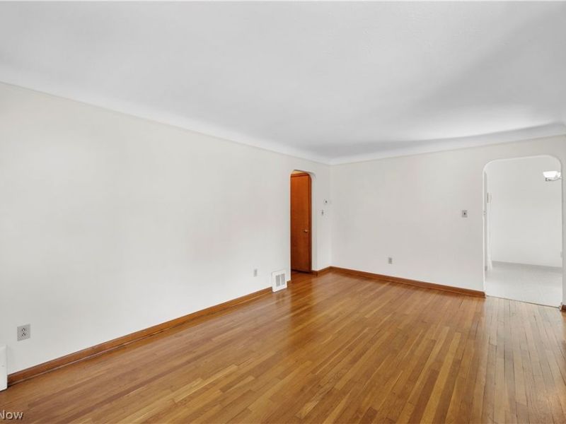 4912 Behrwald Avenue, Cleveland, OH 44144 Photo 7