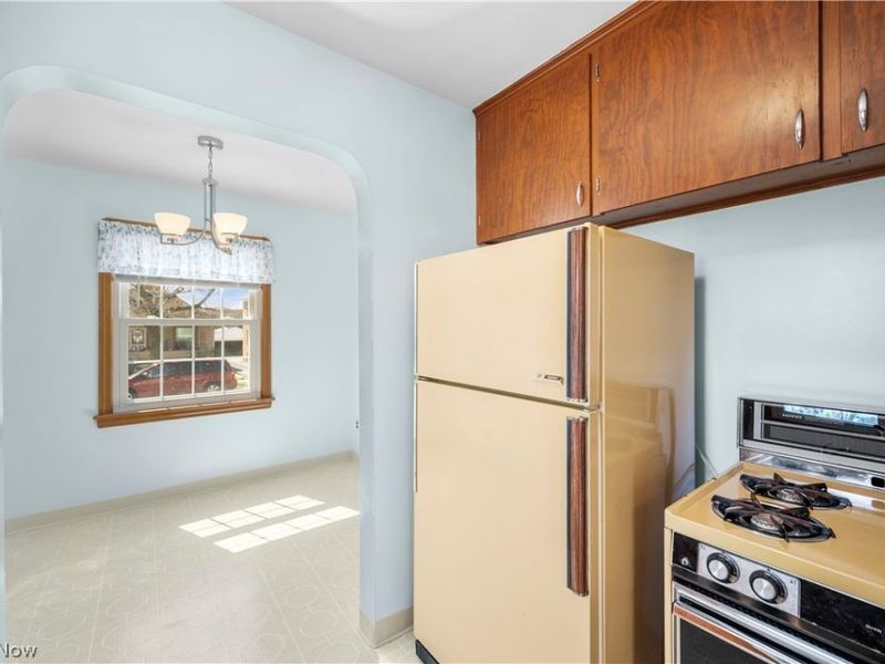 4912 Behrwald Avenue, Cleveland, OH 44144 Photo 9