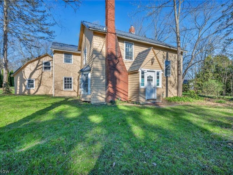 2526 River Road, Willoughby Hills, OH 44094 Photo 2