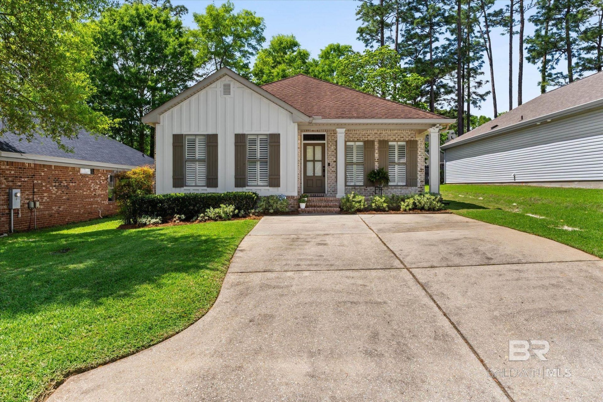 1052 Linlen Avenue, Mobile, AL 36609 Main Photo