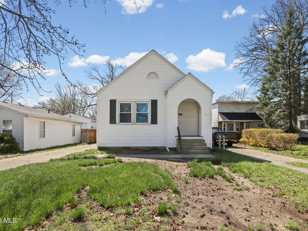 2621 Grantwood Drive, Toledo, OH 43613