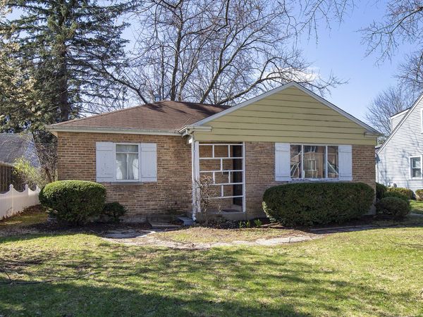 2325 Illinois Road , Northbrook, IL 60062