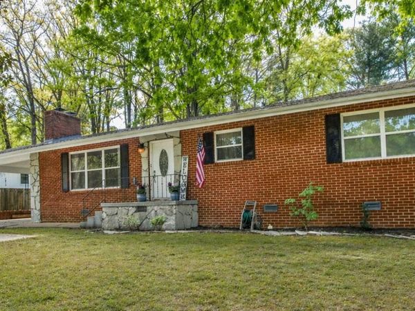 1212 Pilleaux Drive, Knoxville, TN 37912