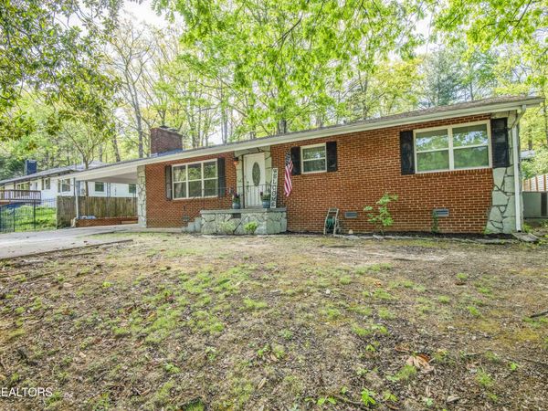 1212 Pilleaux Drive, Knoxville, TN 37912