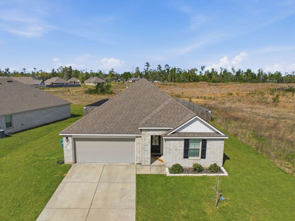 840 Gold Finch, Lake Charles, LA 70611