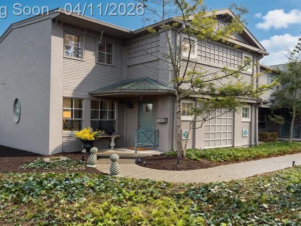 1077 N Old Woodward Avenue, Birmingham, MI 48009