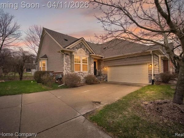 626 Rachel Lane, Milford Vlg, MI 48381