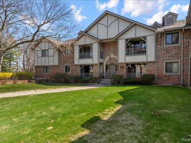 42160 Woodward Avenue , Bloomfield Hills, MI 48304
