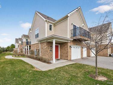 9812 Ridge Run, Hartland Twp, MI 48855