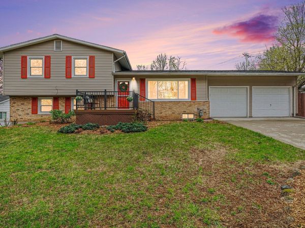 102 Elizabeth Street, Buchanan, MI 49107