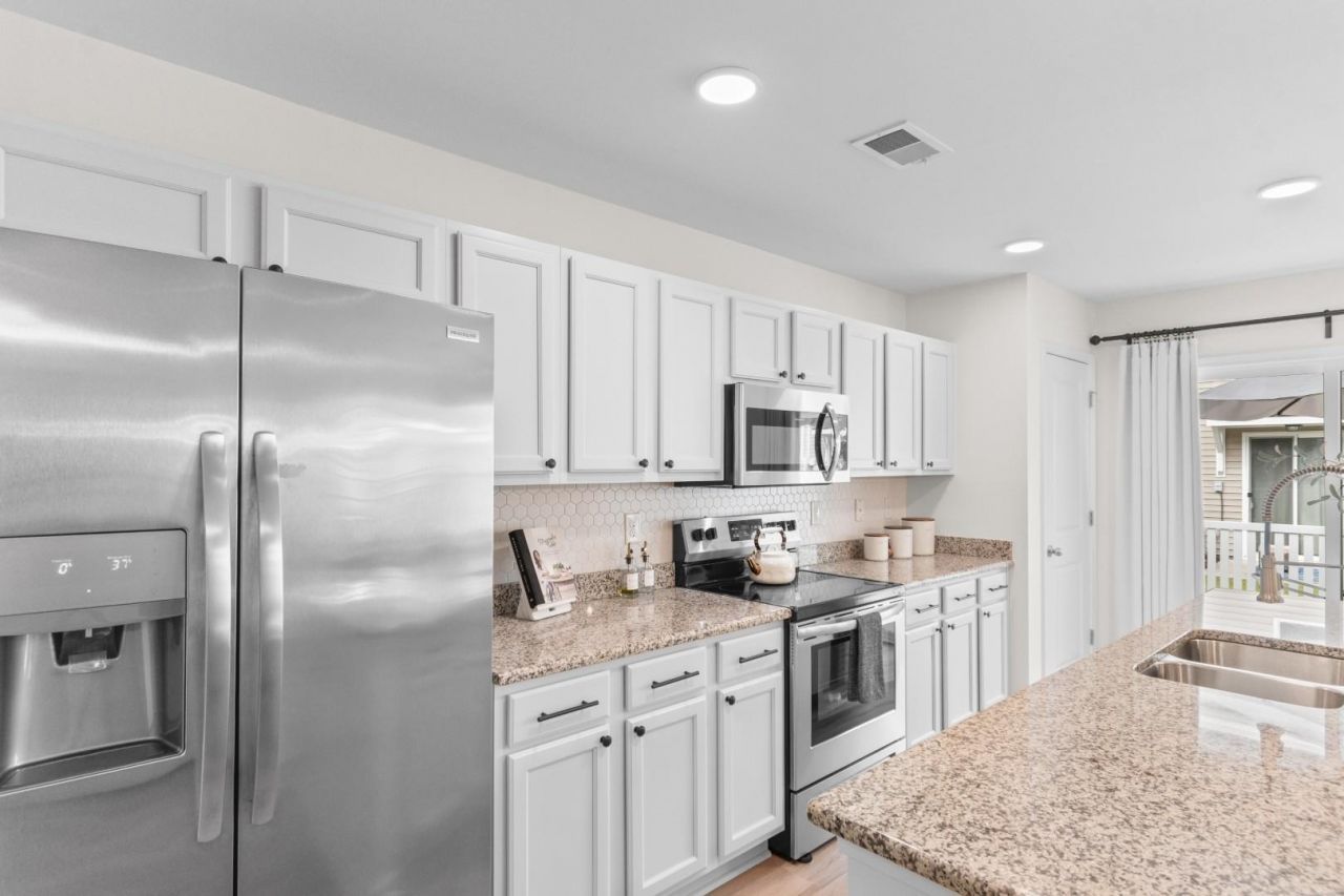 1149 Fairway Ln. Photo 7