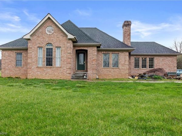 12488 Baumhart Road , Amherst, OH 44001