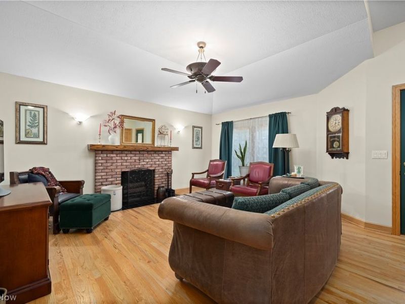 12488 Baumhart Road, Amherst, OH 44001 Photo 13